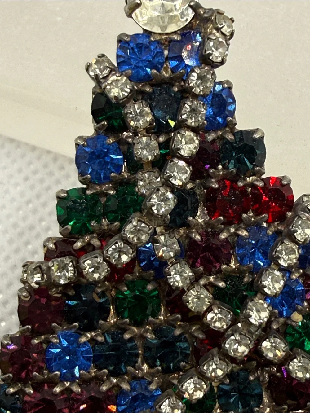 Vintage special rhinestone Christmas Tree Brooch Pin Sparkling Holiday Jewelry